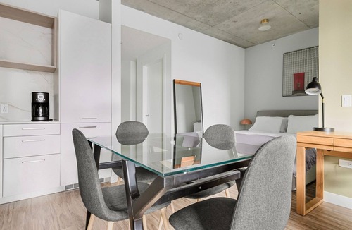 West Loop Gate Apartment | Blueground | West Loop Gate, rooftop, nr Riverwalk