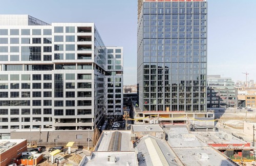 Near West Side Apartment | Blueground | West Loop, pool & gym, nr park