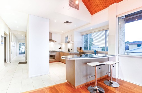Rockingham House | BLUEHAVEN BEACH RETREAT - ABSOLUTE BEACHFRONT HOLIDAY HOME