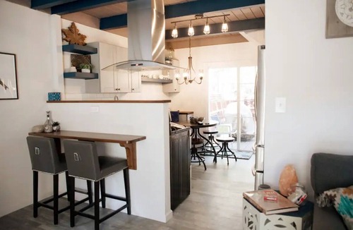 Sugarloaf Ski Chalet | BlueJay Chalet - Cozy Modern Cabin - Sleeps 6!