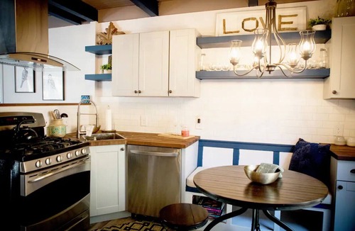 Sugarloaf Ski Chalet | BlueJay Chalet - Cozy Modern Cabin - Sleeps 6!