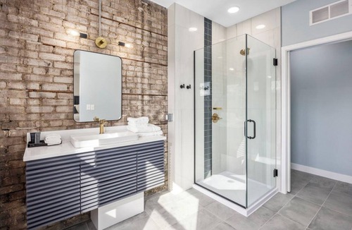 Grand Rapids Hotel | BlueJay Hotel