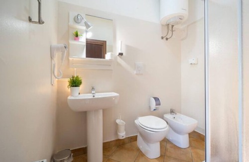 Olginate Hostel | Bluelake Inn - Ostello