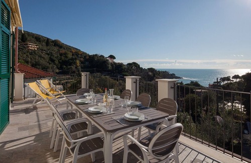 Tellaro Apartment | BlueLine - Apartment with large terrace, a few steps from the sea