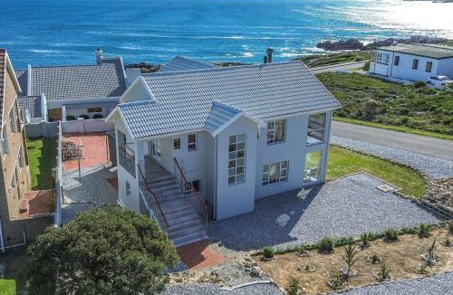 De Kelders Villa | Bluemist Accommodation