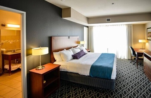 Manhattan Hotel | Bluemont Hotel