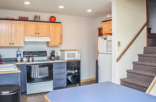 Town of Jerusalem Cottage | Bluestone Cottage: Sit back, Relax, and Enjoy Breathtaking Sunsets!