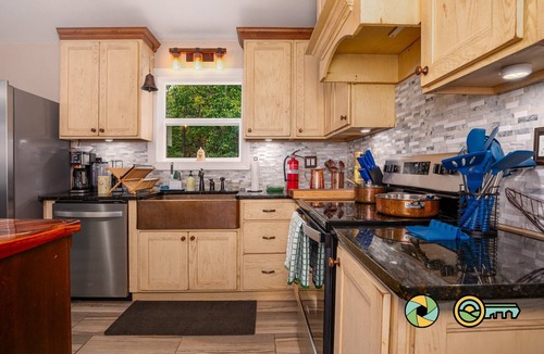 Bergton Cabin | Bluestone Court | Pool, hot tub, fabulous outdoor living!