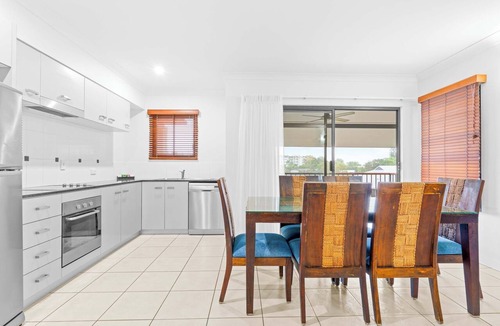 Trinity Beach Apartment | Bluewater Duo—Lagoon Views & Pool by Trinity Beach