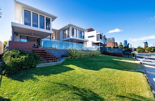Broadbeach Waters House | Bluewater Oasis - Heated Pool Winter Discounts