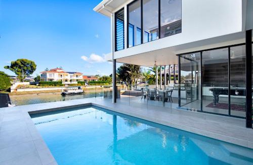 Broadbeach Waters House | Bluewater Oasis - Heated Pool Winter Discounts