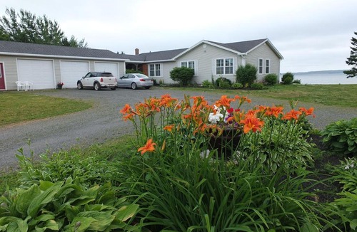 Vernon Bridge House | Bluewaters Retreat