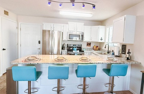 Village of Four Seasons Condo | Bluey`s Bungalow-Lakefront 2BD/2BA/Pool/Hottub/PetFriendly-6PP