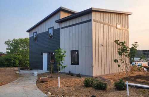 Decorah Resort | Bluffside Gardens