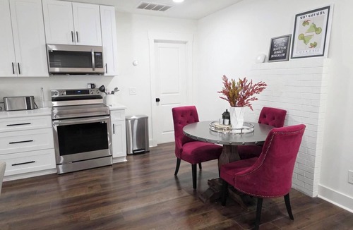 Bluffton Apartment | Bluffton Bubbly Bungalow- walking distance to boutiques, sunsets & local dining!