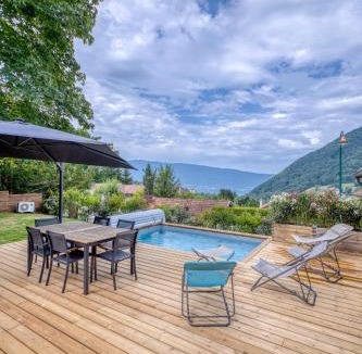Bluffy Ski Chalet | Bluffy Cocoon With Pool