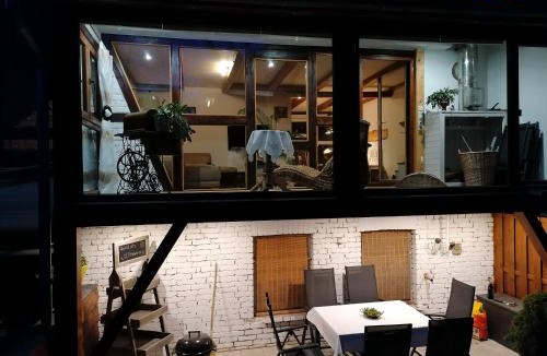 Harzgerode Apartment | Blumenwerkstatt mit Sauna und Jacuzzi
