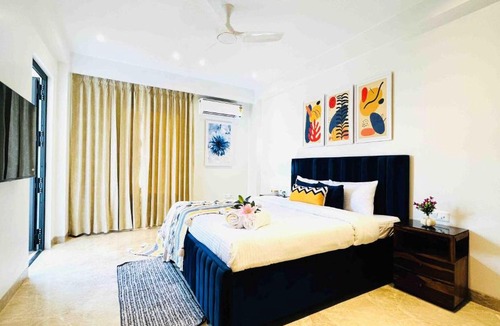 Saket Apartment | BluO 3BHK Saket CityWalk Mall - Lift, Balcony, Parking