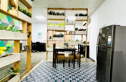 Gurugram Apartment | BluO Awesome 1BHK DLF Galleria Market ,Gym TT