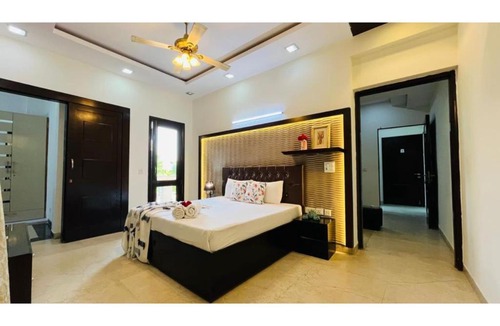 Kailash Colony Apartment | BluO Studio - M Block Mkt Greater Kailash