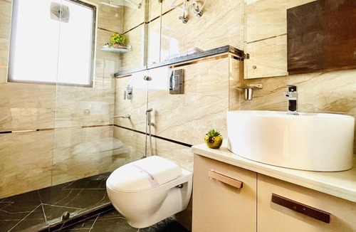DLF Phase 3 Hotel | BluO Studio4 DLF CyberCity - Balcony, Gym TT, Lift
