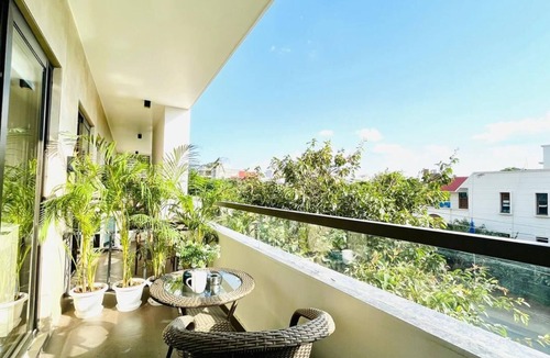 DLF Phase 3 Hotel | BluO Studio4 DLF CyberCity - Balcony, Gym TT, Lift