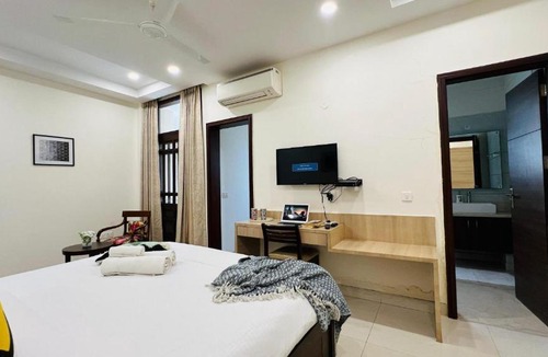 Gurugram Apartment | BluO Studio5 Golf Course Road - Gym, Terrace Garden