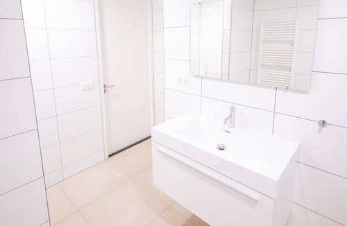 De Bilt Apartment | Blushing 2 Bed Serviced Apartment 92m2 -ESS38B (-