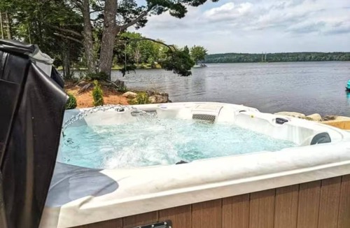 Pine Grove Cottage | Blysteiner Lake Domes
