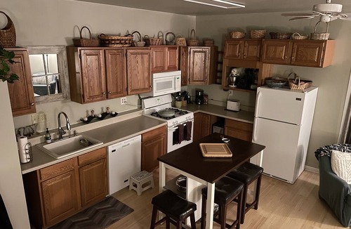 Coventry Apartment | BnB “GetAway” 600sf studio Wooded, Trails, UConn, quiet, Clean 5⭐️ Coventry 3 pp