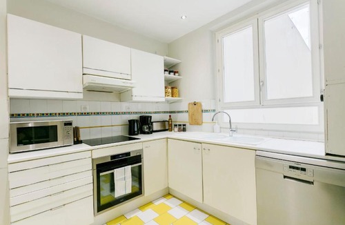 Quartier du Mail Apartment | BnBNova - 1BR - Central Paris & Palais Royal