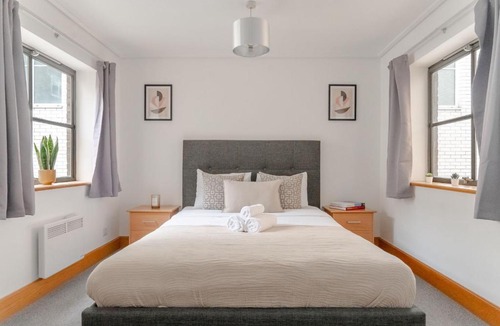 The City of London Apartment | BnBNova - 2BR Near Covent Garden - Holborn