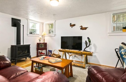 Central - Terry Apartment | Bo360 Old West Abode with Hot Tub and Sauna