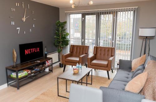 Wolverhampton Apartment | Board Games & Chill Stylish City Apartment