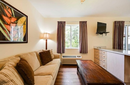 Naples Apartment | Boat, Bird & Bask: Studio 15 Mi to Everglades NP