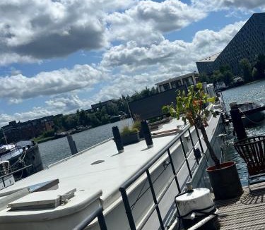 Eastern Docklands House | Boat & Boost Amsterdam