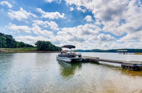 Mooresburg House | Boat Dock + Covered Patio: Cherokee Lake Escape!