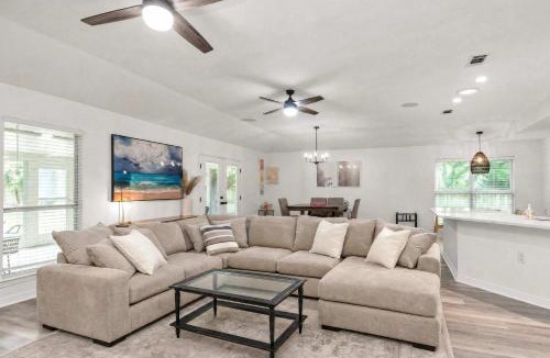 Fort Walton Beach House | Boat House - Steps to Boat Ramp, Grill & 1 Mile to Beach