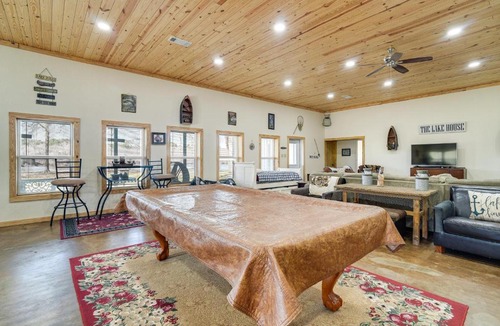 Negreet House | Boat Launch On-Site: Lakefront Toledo Bend Getaway
