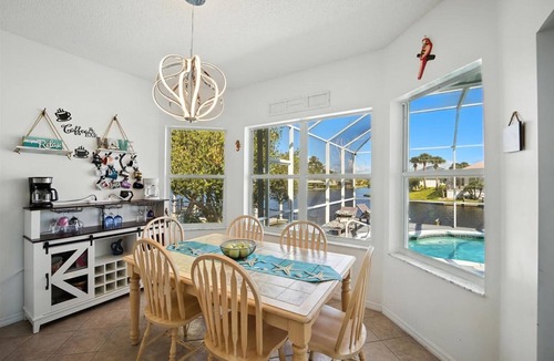 Palm Harbor House | Boaters Dream Pool Spa Dock Walking Biking