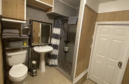 Orange Beach Villa | Boating and Fishing Getaway. Large private suite w dock,fishing, boat use avail.