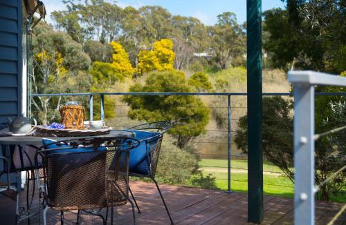 Daylesford House | Boatshed Villas by Istana - Green Door