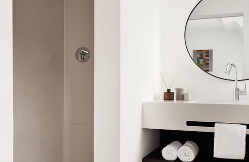 Neuschwabing Apartment | Bob W Munich Schwabing