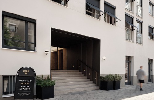 Neuschwabing Apartment | Bob W Munich Schwabing