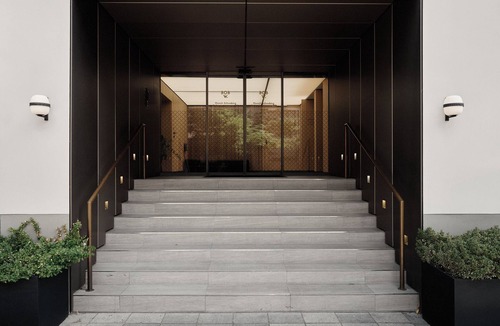 Neuschwabing Apartment | Bob W Munich Schwabing