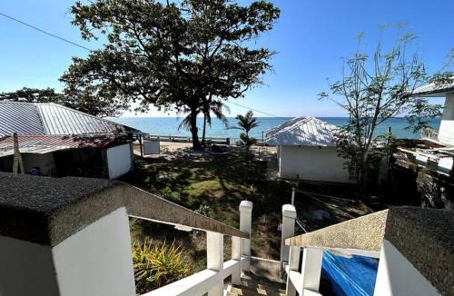 Bauang Villa | Bobby's Villa Beachfront, Paringao, La Union