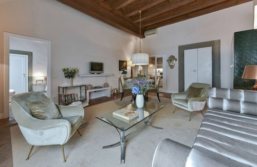 San Frediano Apartment | Boccaccio elegant apartment in Oltrarno