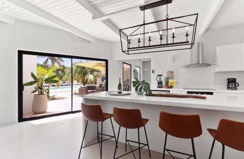 Bakval Villa | Bocobay Beach House with Pool