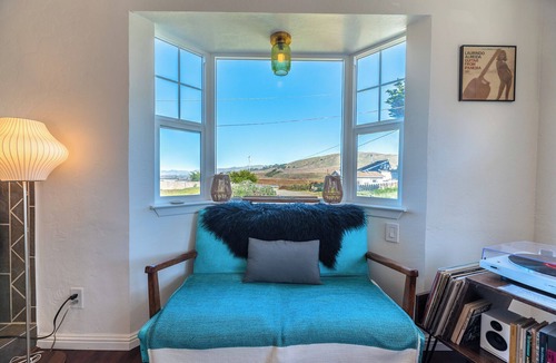 Salmon Creek House | Bodega Bay Beach House! Walk to Beach Hot Tub Guest Studio Dog-OK!