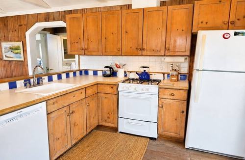 Salmon Creek Cabin | Bodega Bay~Beach Retreat~Easy Walk to Sand-Surf-Fun–Fisherman’s Cottage